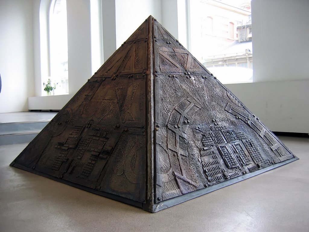 Absolute Spaces anssi taulu sculptor