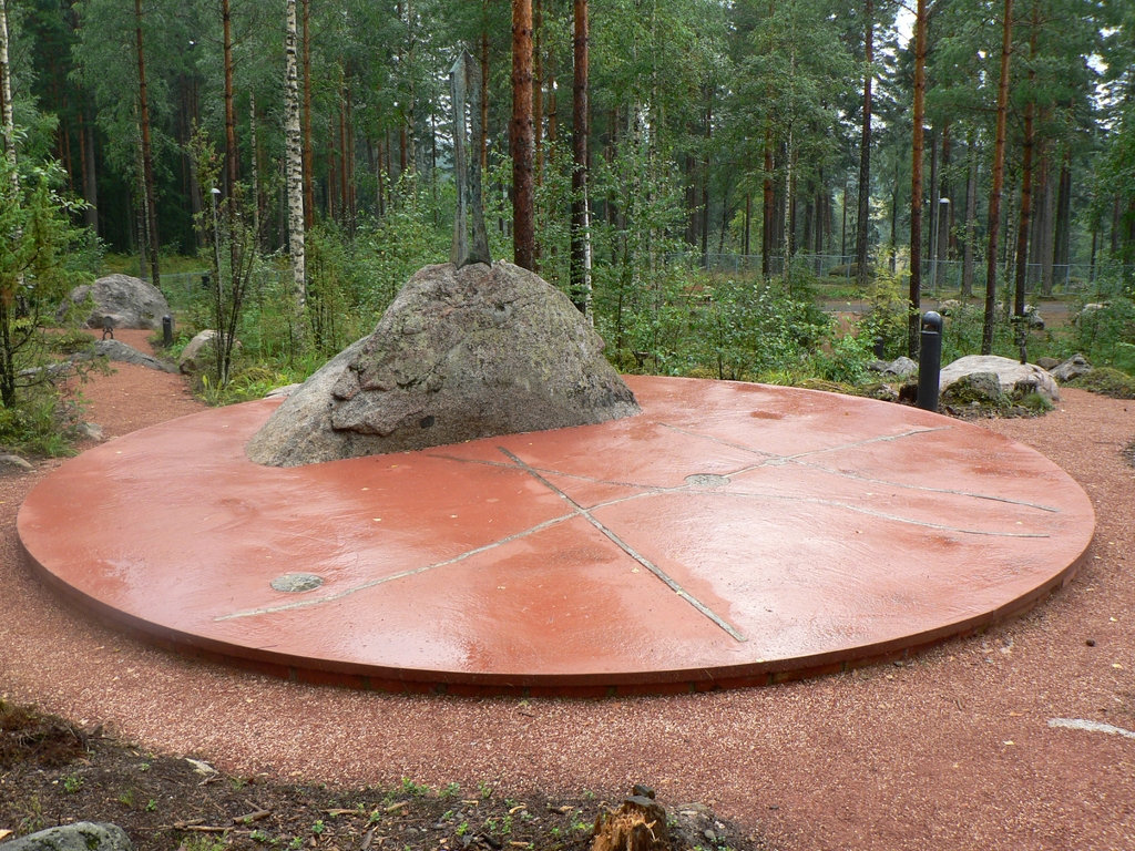 Red Sun anssi taulu sculptor