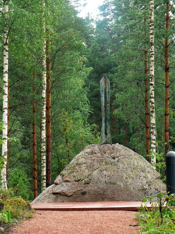 Red Sun anssi taulu sculptor