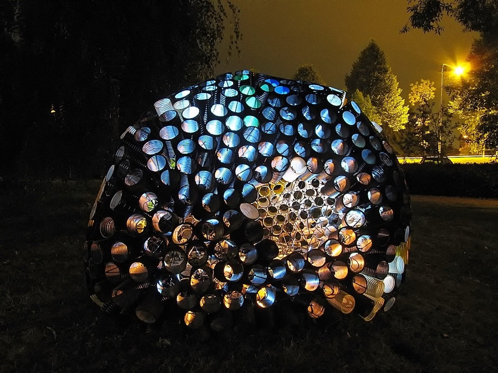 Wasp Factories anssi taulu installation