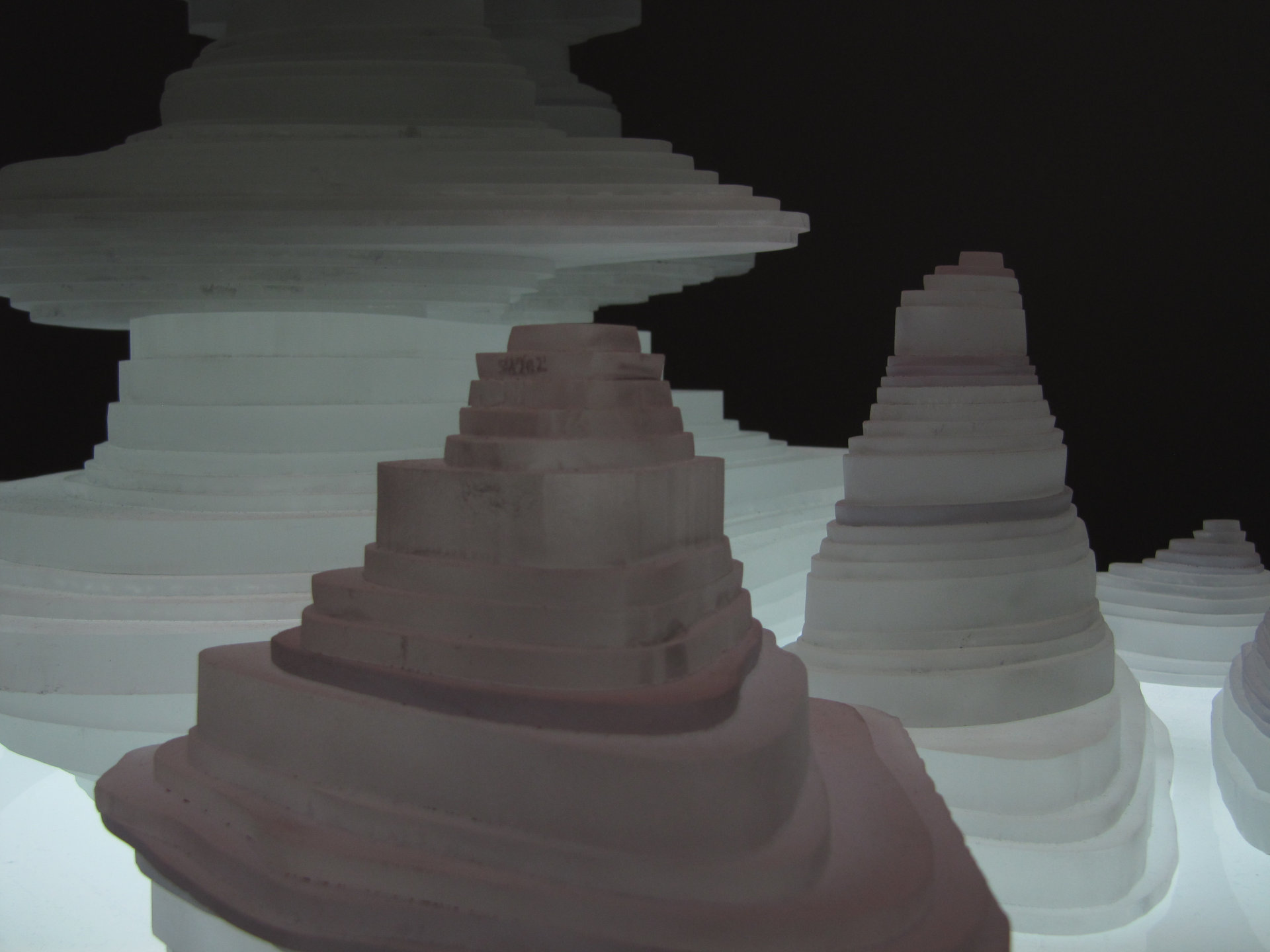 Silent Continent anssi taulu sculptor
